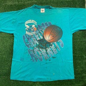 QTTrendy Charlotte Hornets Vintage Hardwood Classics Big Logo NBA T-Shirt/Unisex Tee/3XL